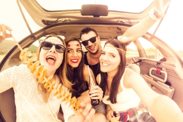 iStock-481540786%20-%20Road%20trip%20selfie%20-%20Stock%20image%20-%20360%20x%20240.jpg